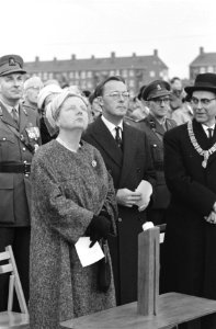 Ingebruikstelling Vrijheidsklokken te Amsterdam door H. M. de Koningin . Prin…, Bestanddeelnr 912-4524