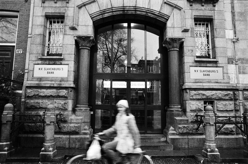 Ingang van de bank, Bestanddeelnr 932-4133