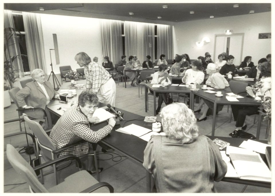 Informatiebijeenkomst voor de Haarlemse commissie van Vrouwelijke Ondernemers bij de Kamer van Koophandel. NL-HlmNHA 54020676