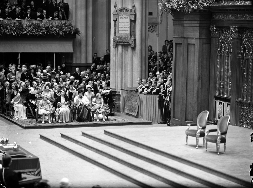 Inhuldiging koningin Juliana. Plechtigheid in de Nieuwe Kerk te Amsterdam (volgn, Bestanddeelnr 900-0198