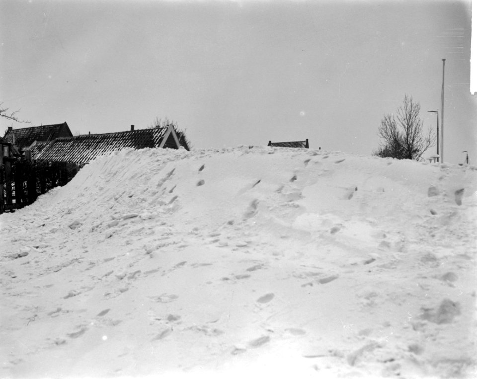Ingesneeuwd Monnikendam, Bestanddeelnr 914-6706