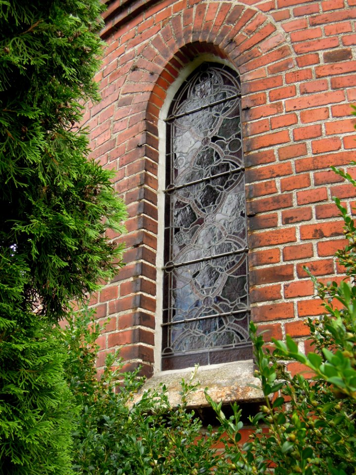 Kirche Köpnick -Nordfassade Apsislicht NW- im August 2020