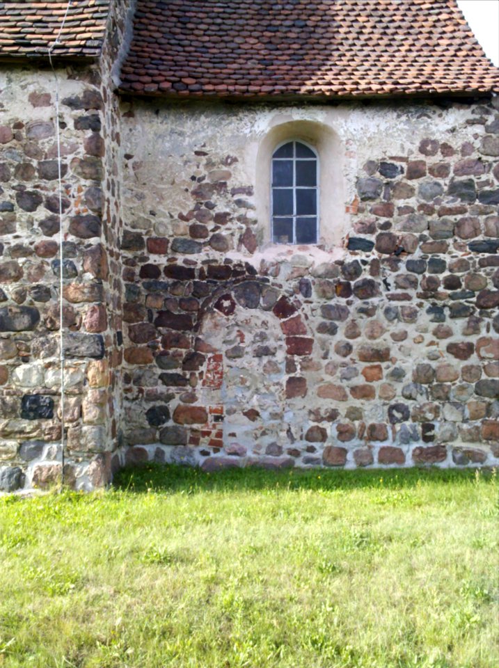 Kirche Weddin -Südfassade chorseitig- im August 2020