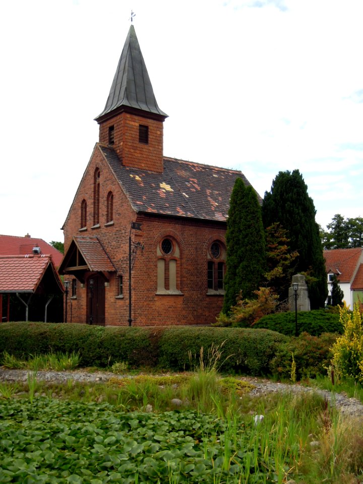 Kirche Köpnick -Südostansicht Fern Hochkant- im August 2020