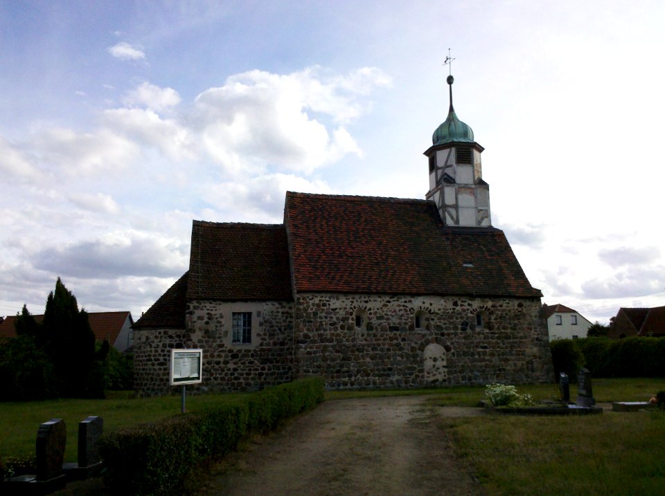 Kirche Weddin -Nordansicht- im August 2020a