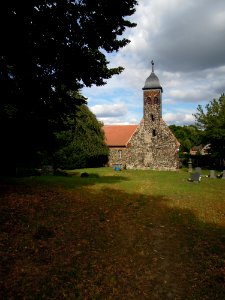 Kirche Reinsdorf -Westansicht fern hochkant- August 2020