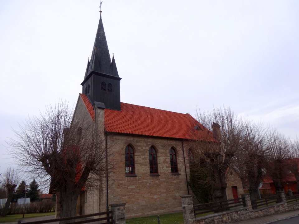 Kirche in Kleinbartloff 1