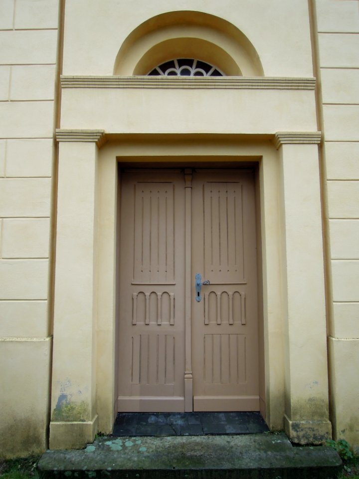 Kirche Woltersdorf -Hauptportal- Ende Dezember 2019