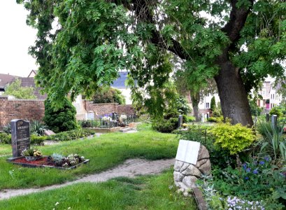 KircheWörmlitz Friedhof (2)