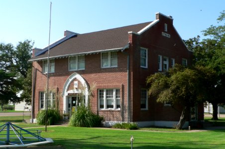 Kirwin, Kansas city hall from SE 1