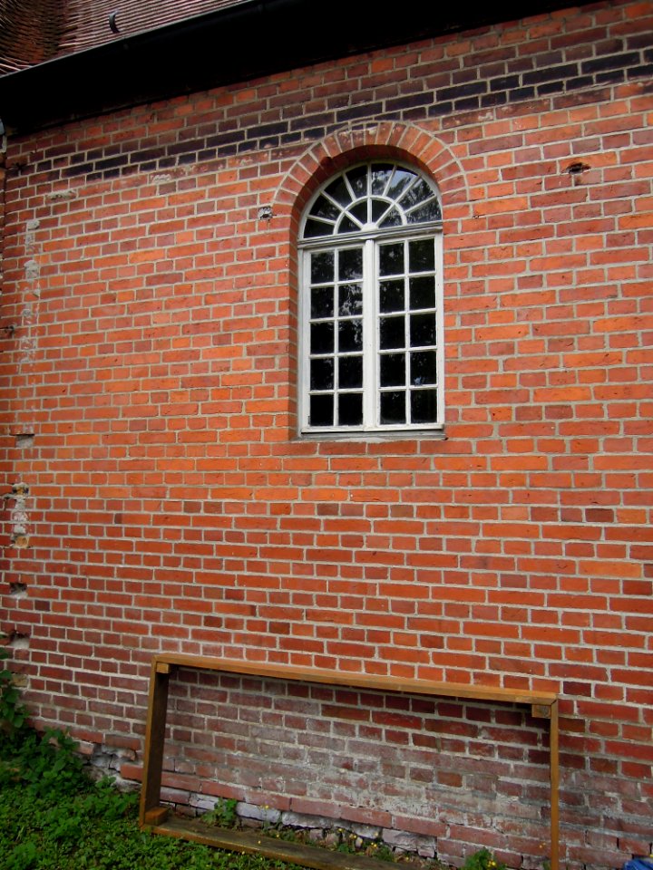 Kirche Reinsdorf -Nordflügel Ostfassade Lichteinlass südseitig- August 2020