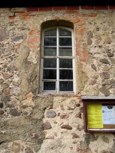 Kirche Reinsdorf -Südfassade Saalfenster westseitig- August 2020