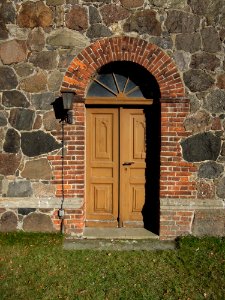 Kirche Klebitz -Hauptportal im Detail- Anfang Oktober 2020
