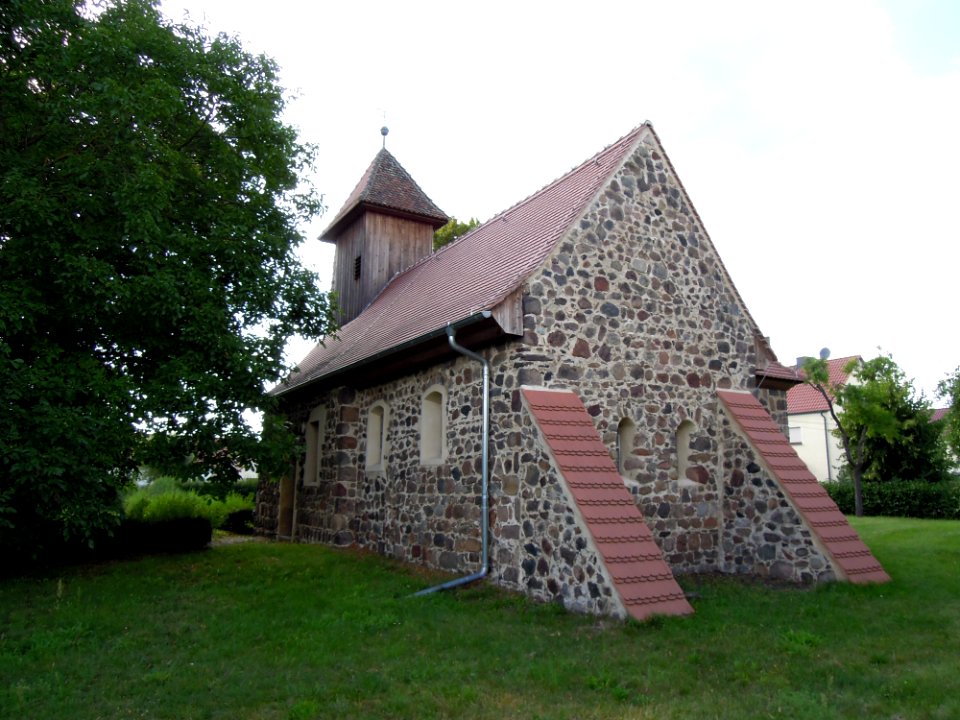 Kirche Kerzendorf -Südostansicht ohne Anbau an Langhaus-Südseite- im August 2020
