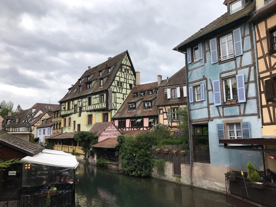 Studs facades river