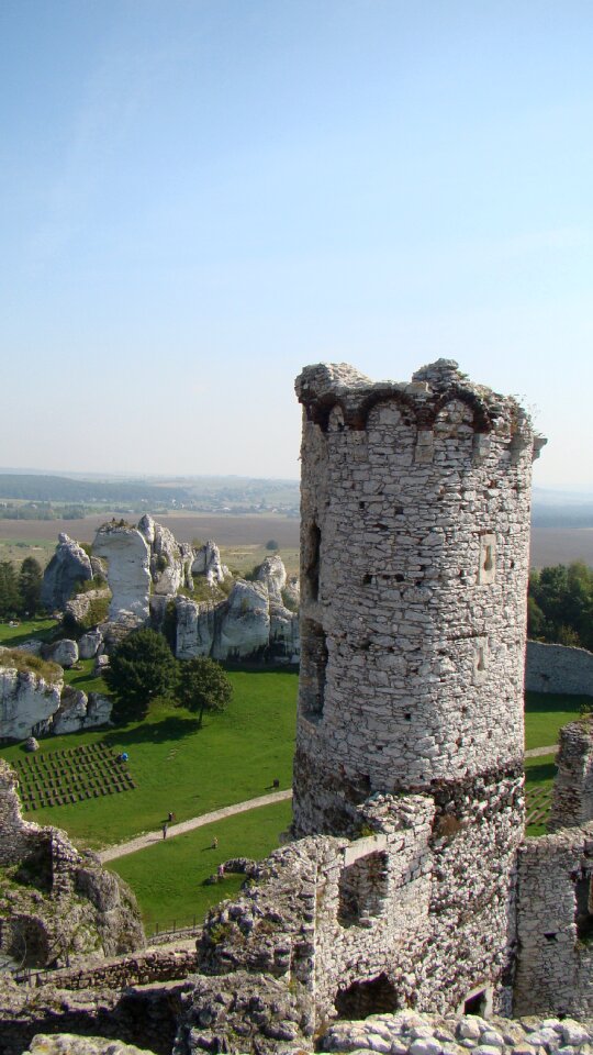 Monument ogrodzieniec tower