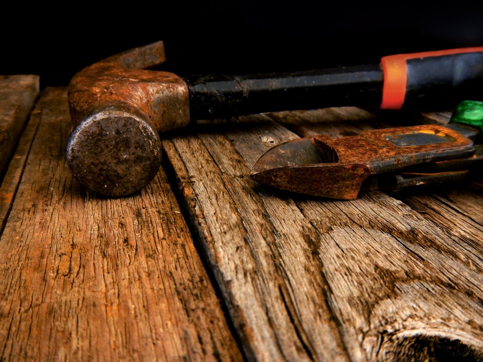 Hammer workshop rust