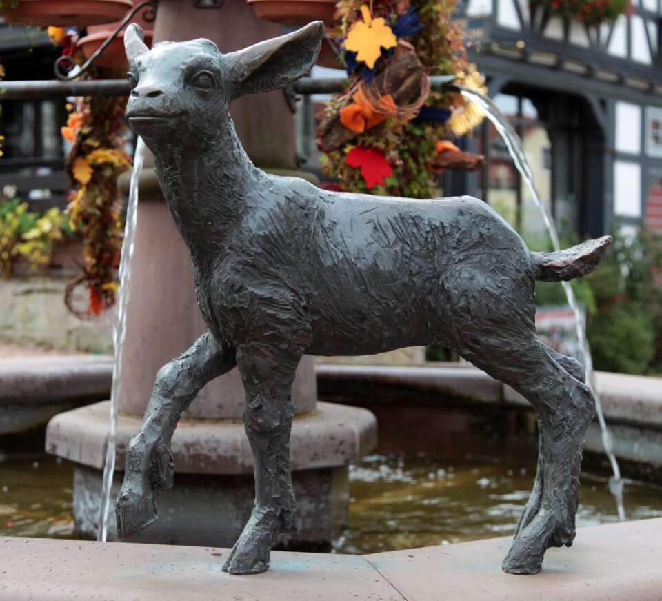 Sculpture art figure