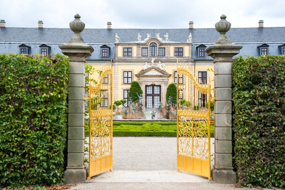 Herrenhäuser gardens park manors castle
