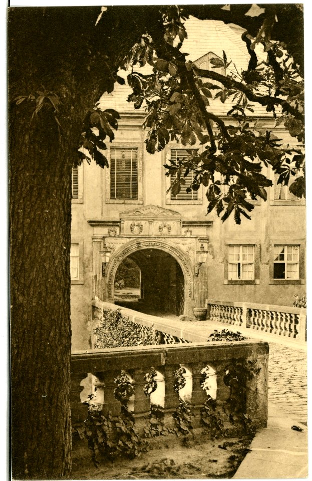 10494-Weesenstein-1908-Eingang zum Schloß-Brück & Sohn Kunstverlag