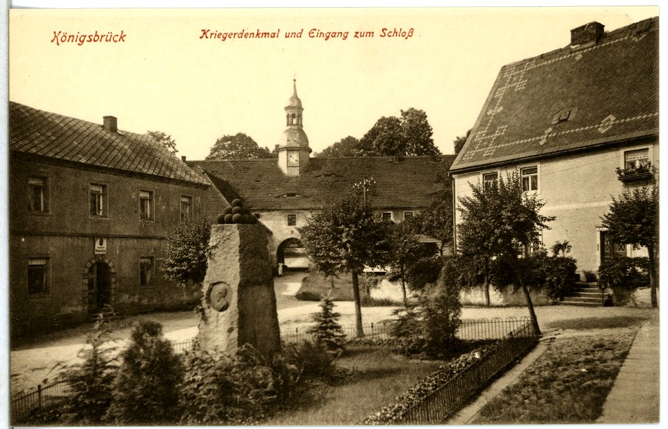 14921-Königsbrück-1912-Kriegerdenkmal und Eingang zum Schloß-Brück & Sohn Kunstverlag