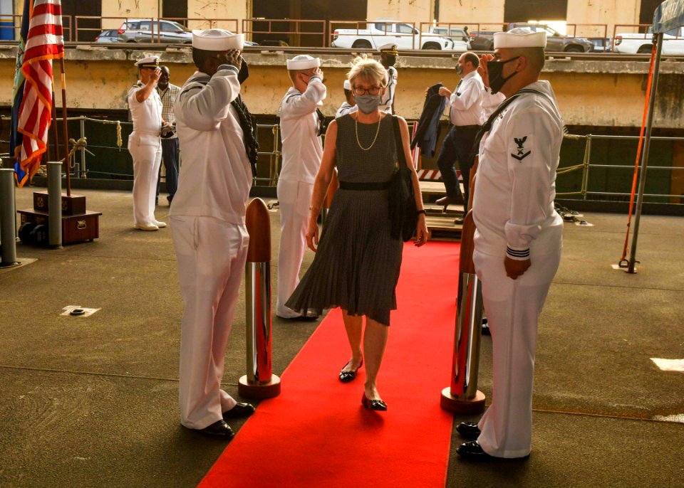 USS Hershel "Woody" Williams (ESB 4) visits Dakar, Senegal…