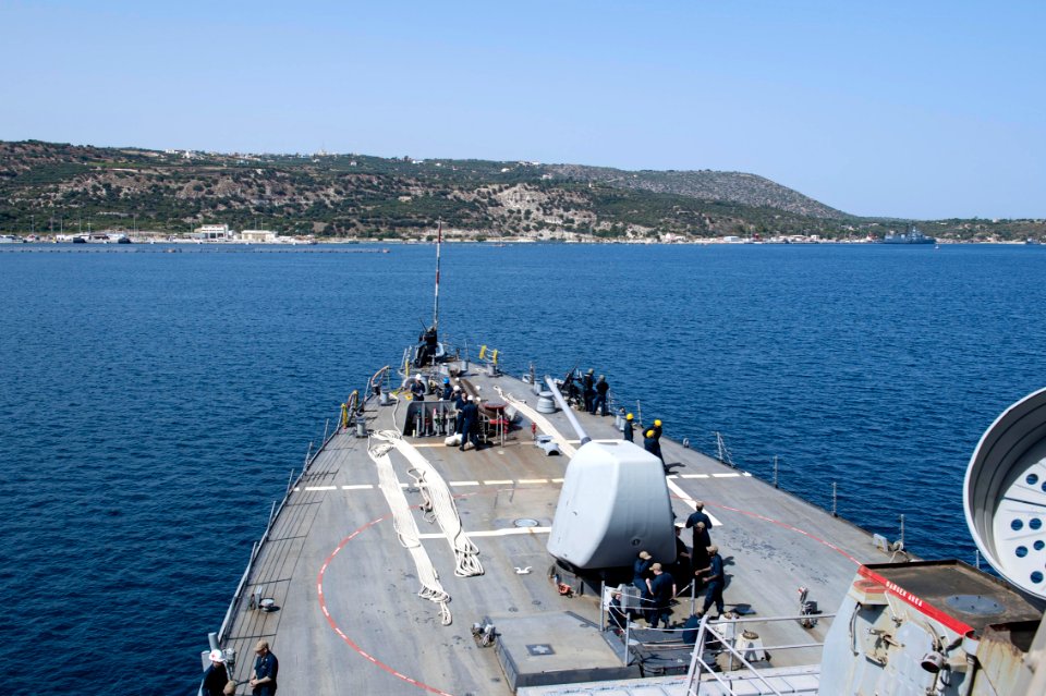 USS Laboon Conducts Port Visit in Souda Bay