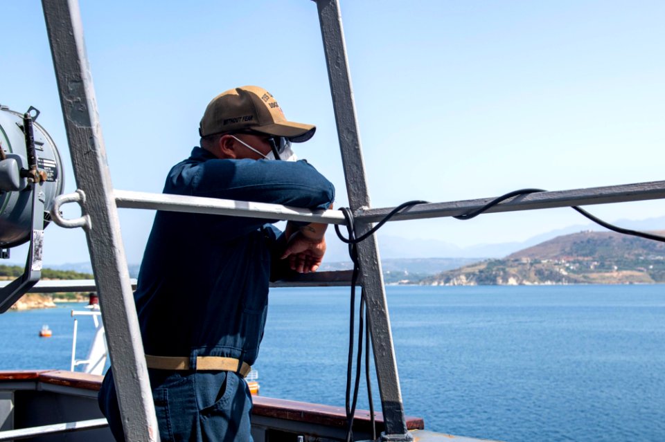 USS Laboon Conducts Port Visit in Souda Bay