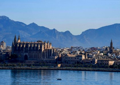 USS Hershel "Woody" Williams (ESB 4) visits Palma de Mallo… photo