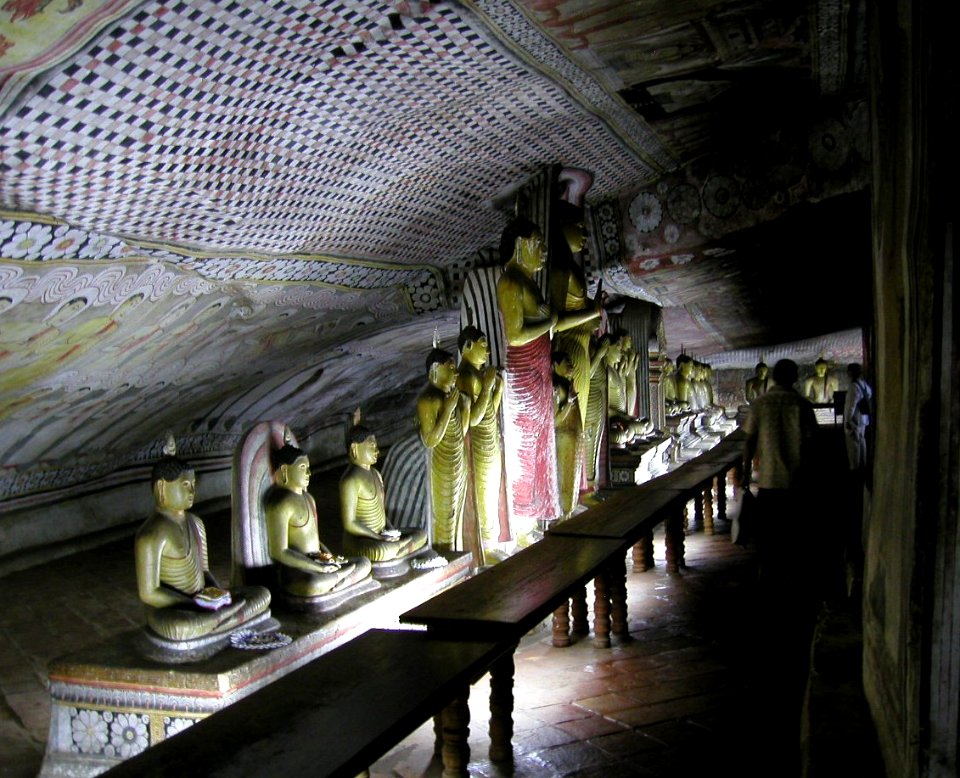 Dambulla Cave Temple 08/12