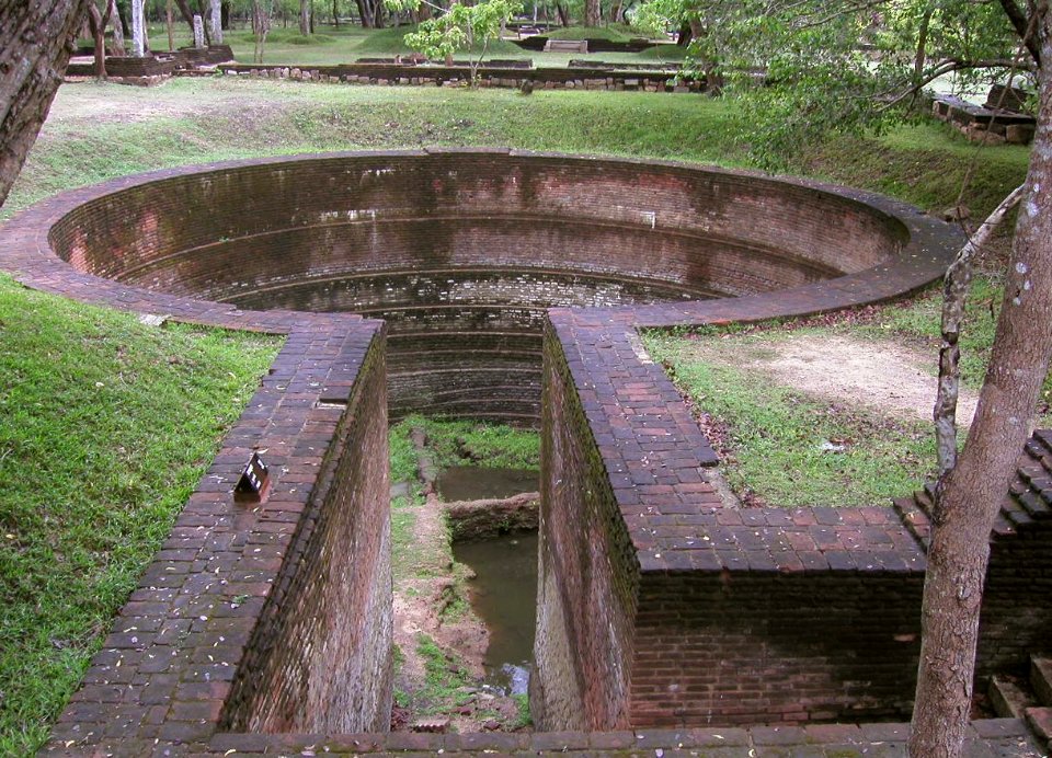 Anuradhapura, Sri Lanka 18/22