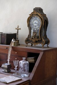 Table clock time time of