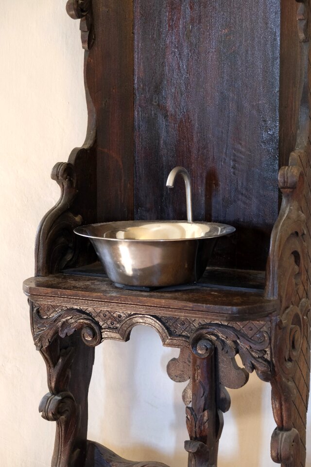 Wash bowl bowl water