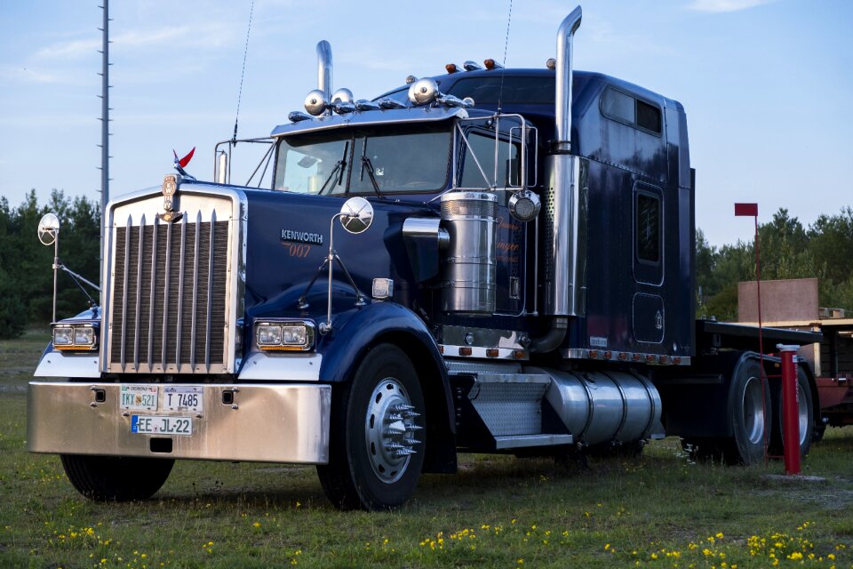 Transport vehicle vice