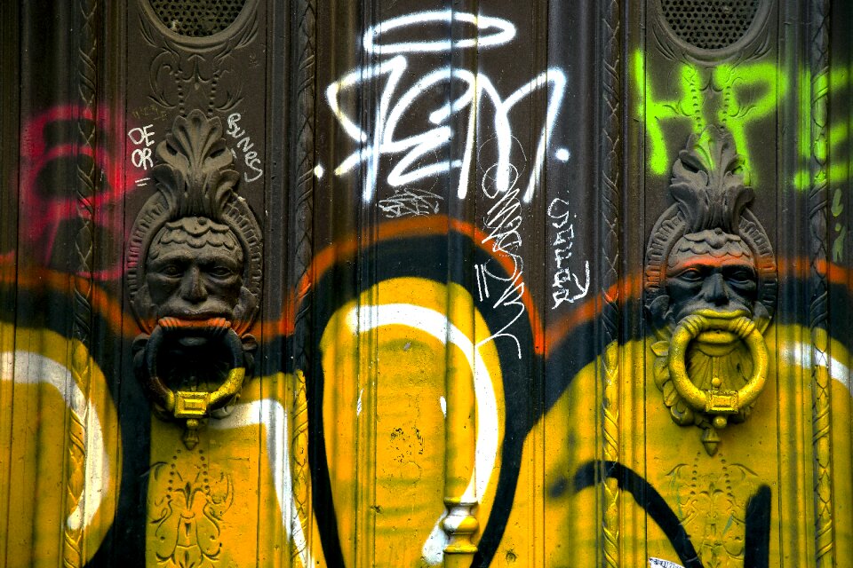 Barcelona street-art wall