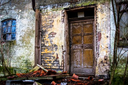 Lost places abandoned place wooden door photo