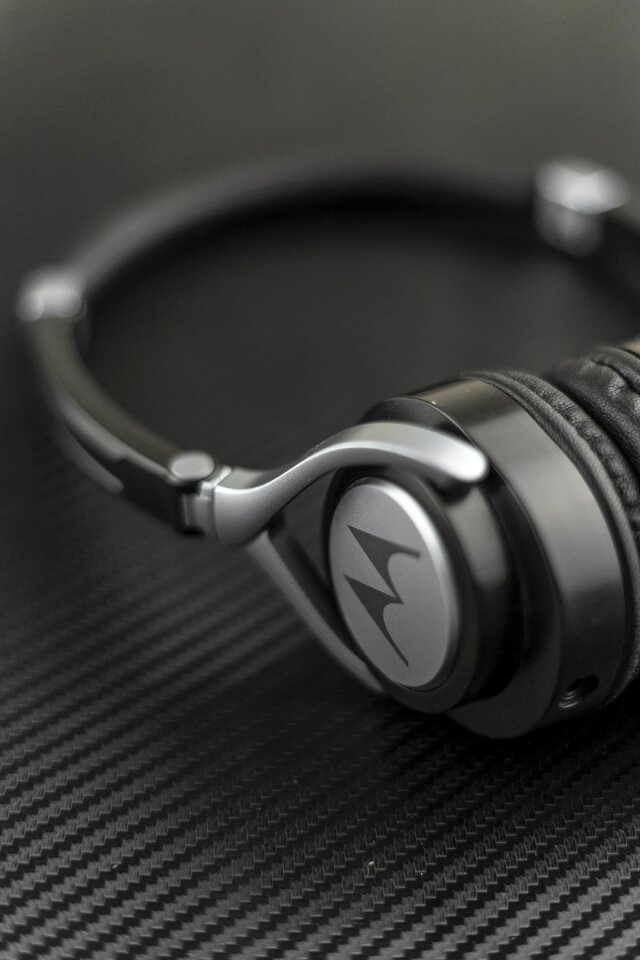 Motorola gray music gray headphones
