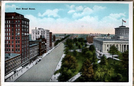 Columbus, Ohio Postcard Book (1915) - Page 3: East Broad S…