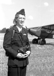 WW2 ATA pilot - 1945 Graflex Speed Graphic Camera -