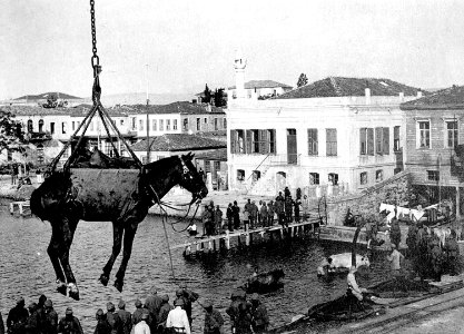 1915 Desembarque de caballos y ganado para los austro-húng…