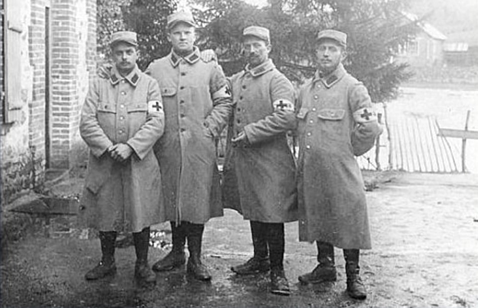 1915 - Médicos franceses en Verdun
