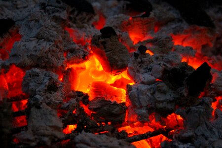 Carbon hot grill shell
