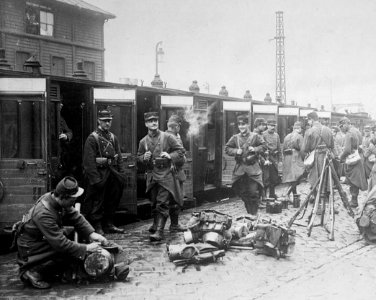 1914 Tropas francesas en la estación del tren en Gare Lyon…