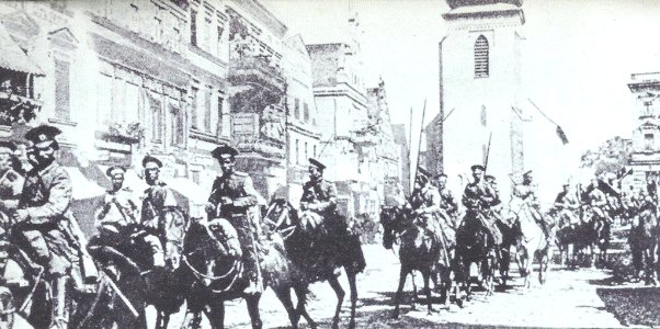 1914 Avance de soldados cosacos en Prusia Oriental
