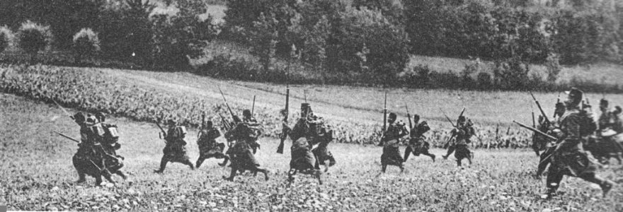 1914 Ataque de la infantería francesa con bayoneta calada