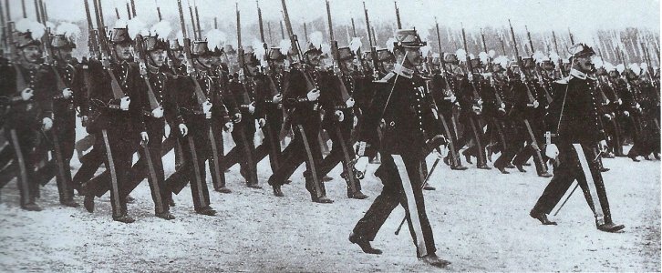 1914 Infantería francesa desfila luego de ser declarada la…