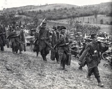 Franceses llegando en taxi para la Batalla del Marne (2)