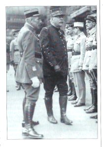 Dic 1914 General Joffre inspecciona a grupo de oficiales
