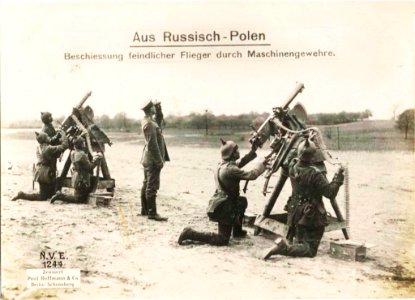 Octubre 1914 Disparos antiaéreo alemán desde suelo ruso (P… photo