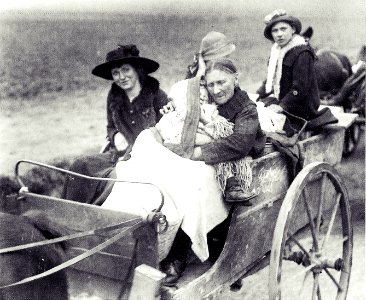 Refugiados luego de las Batallas de las Fronteras 1914 photo